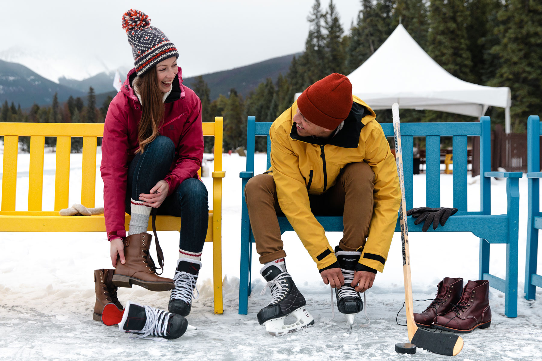 winter tour with skating in lake louise, canadian rockies | winterurlaub mit schlittshuhlaufen bei lake louise in den kanadischen rockies